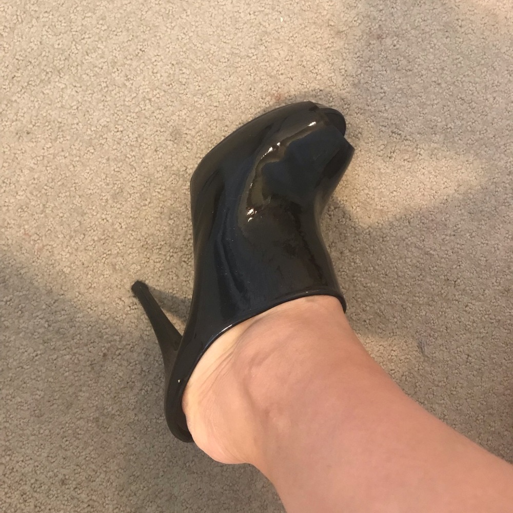 Stuart Weitzman platform slides